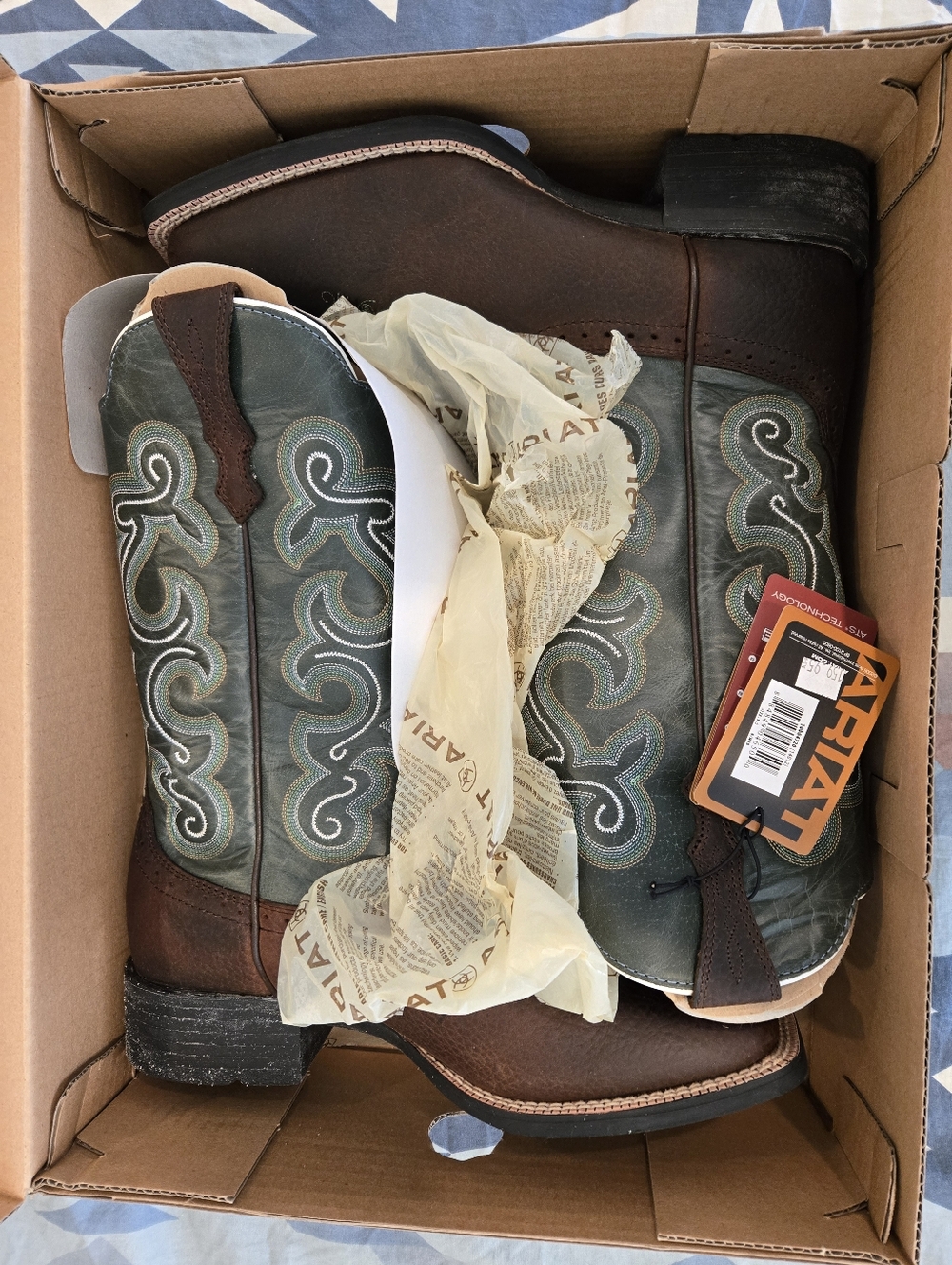 Ariat Brown Oiled Quickdraw Boots with Sapphire Olive Green Shaft. Size 9.5